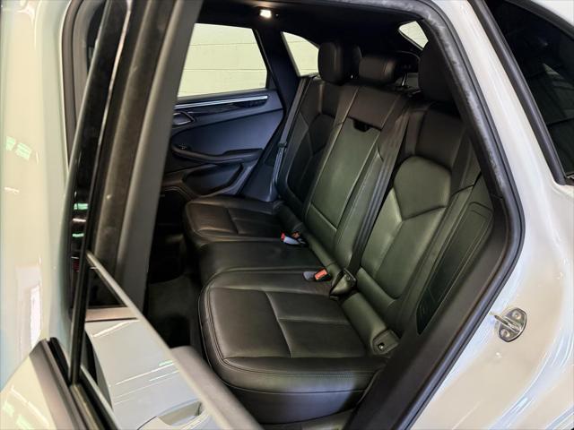 2018 porsche macan base