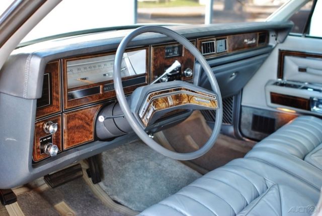 stunning 1979 lincoln town car sedan