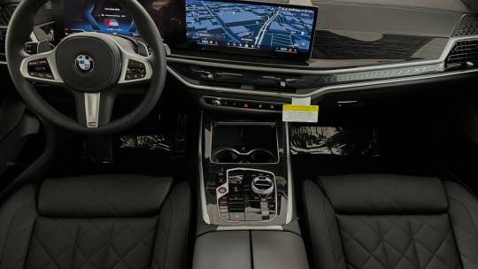 2025 BMW X7