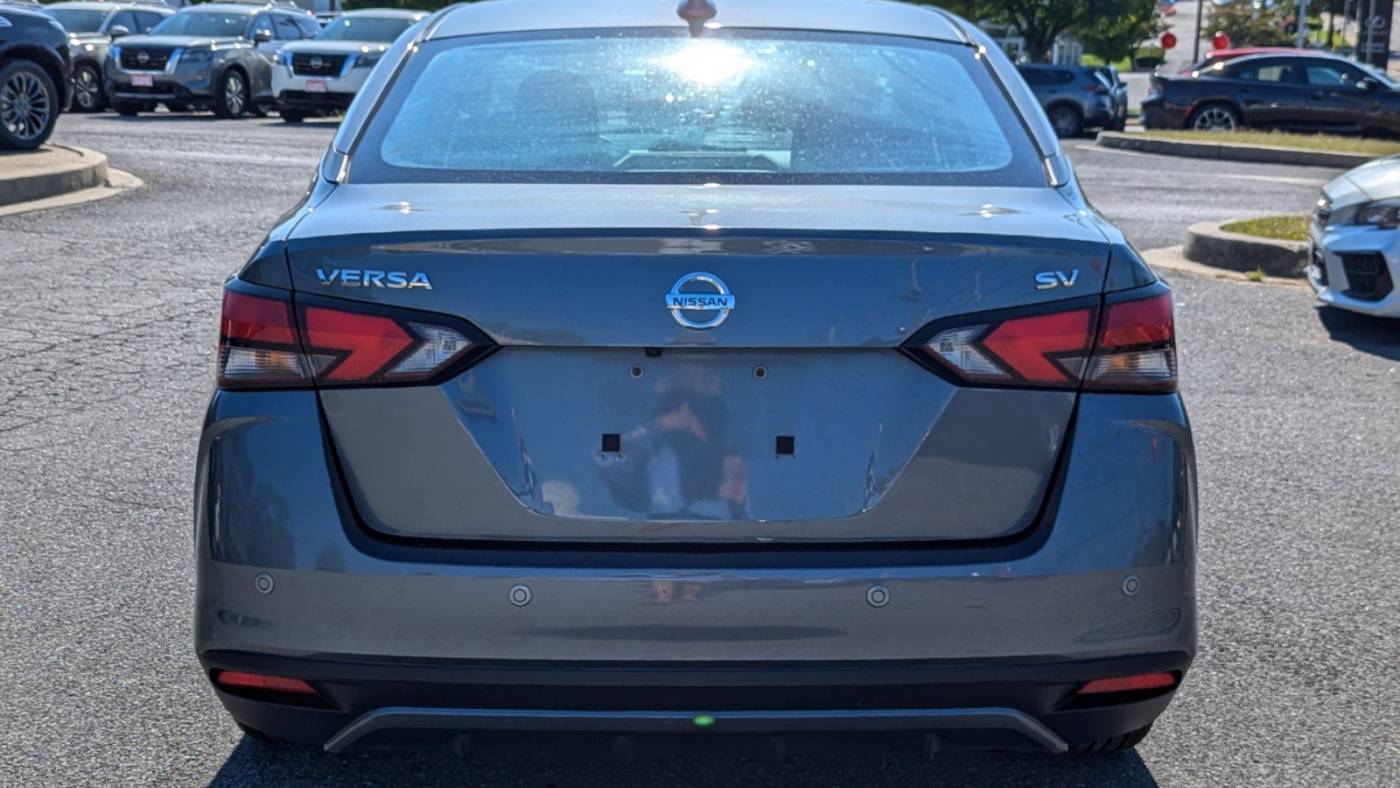 2021 nissan versa sv