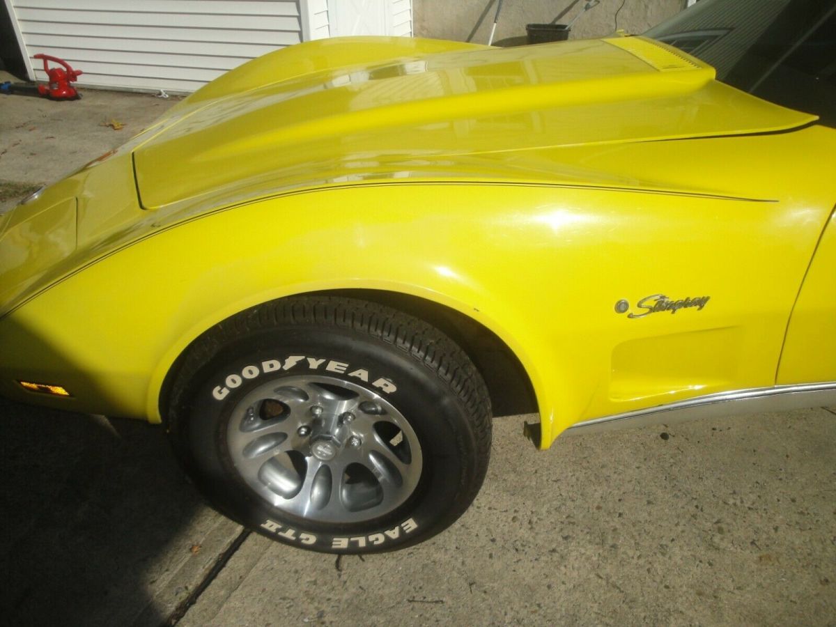 1976 chevrolet corvette coupe nice driver!