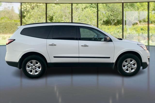 2017 chevrolet traverse ls