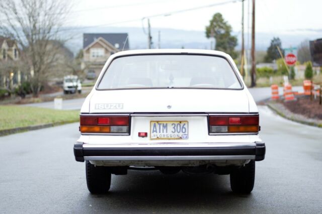 isuzu i-mark deluxe diesel sedan 5 speed