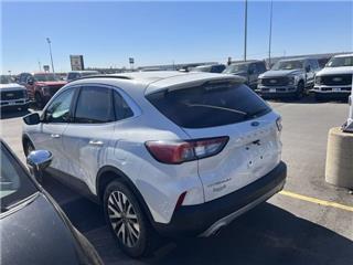 2022 Ford Escape titanium