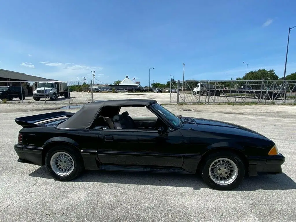 1990 ford mustang gt 5.0 v8 convertible - aero spoiler -new top - runs great