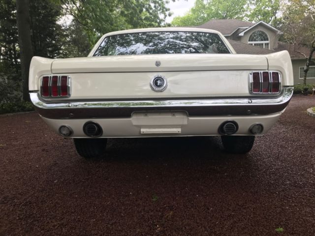 1966 ford mustang coupe 289 ( a code) factory 4 speed barn find must be seen