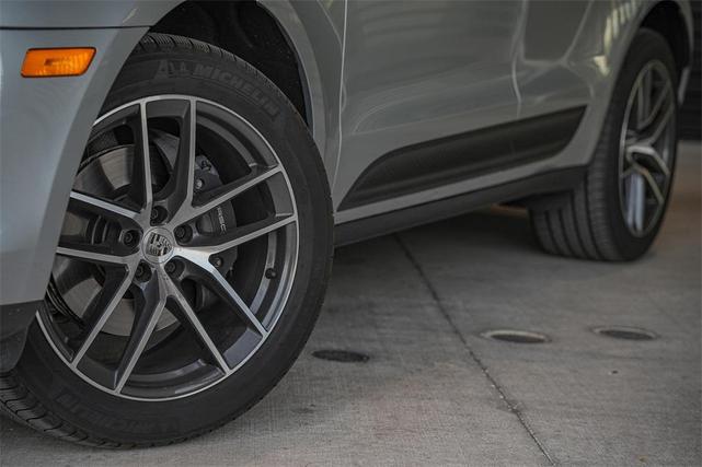 2024 porsche macan t