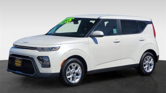 2022 kia soul lx