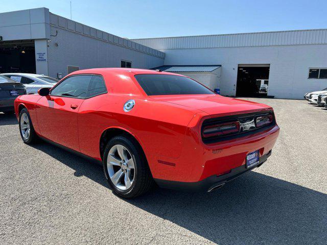 2017 dodge challenger sxt