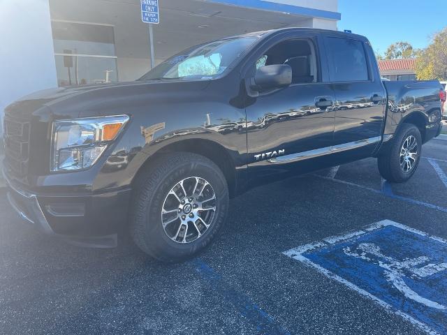 2022 nissan titan sv