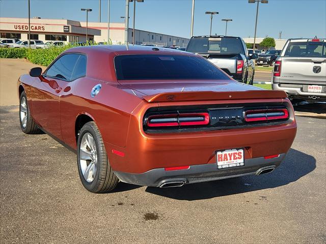 2022 dodge challenger sxt