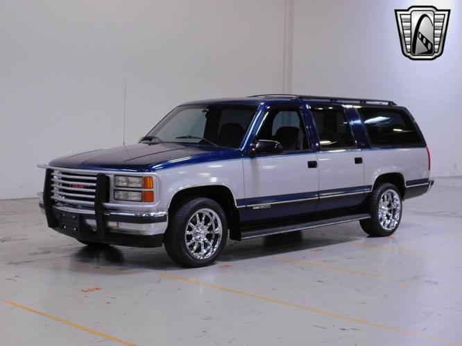1994 gmc suburban in o'fallon, illinois