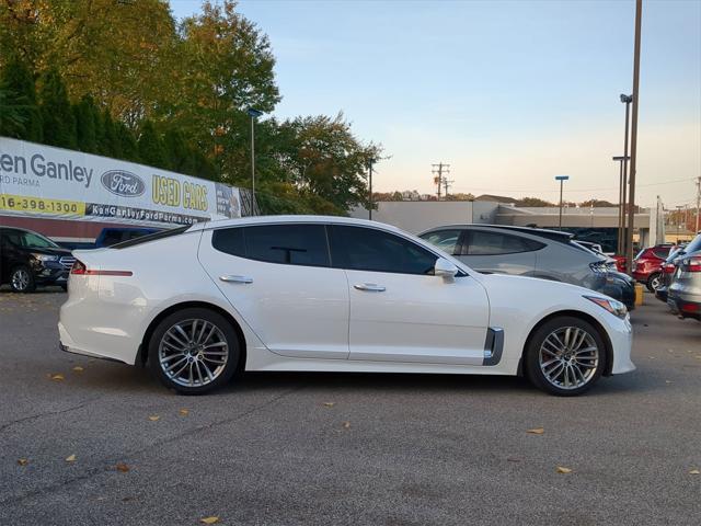 2018 kia stinger base