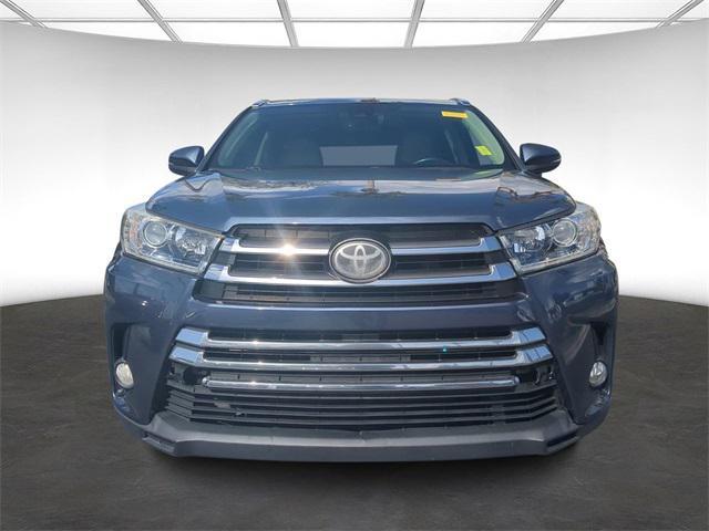 2017 toyota highlander limited