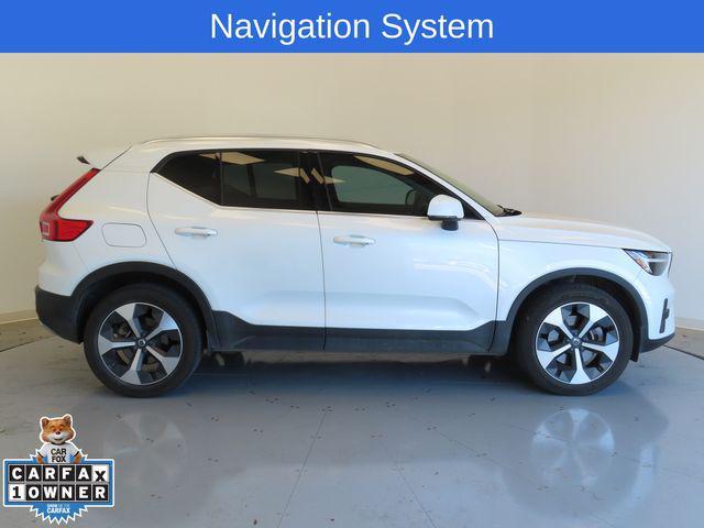 2023 volvo xc40 b5 plus bright theme