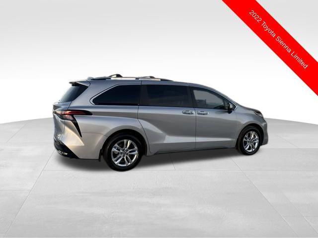 2022 toyota sienna limited 7-passenger