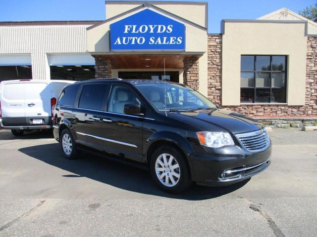 2016 chrysler town & country in forest lake, minnesota