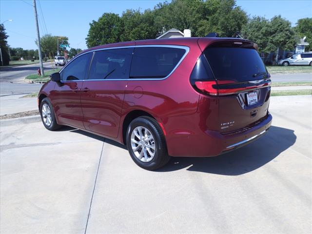 2023 chrysler pacifica touring l