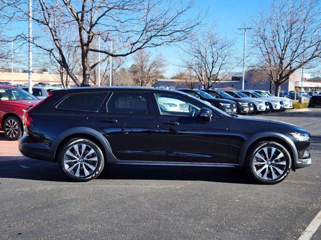 2023 volvo v90 cross country b6 plus