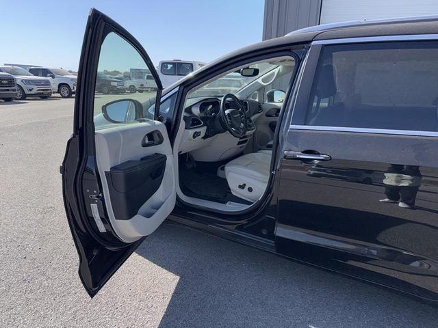 2021 chrysler pacifica touring-l