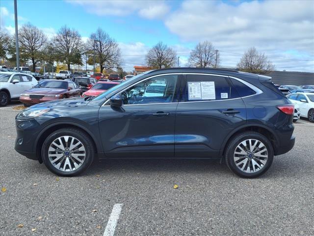 2022 ford escape titanium