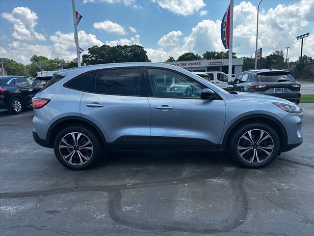 2022 ford escape se