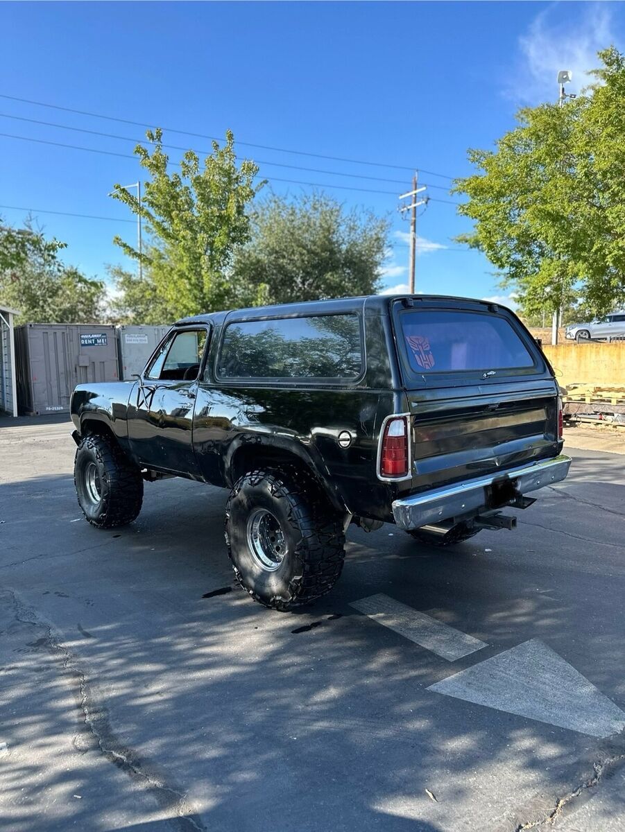 1975 dodge ramcharger black
