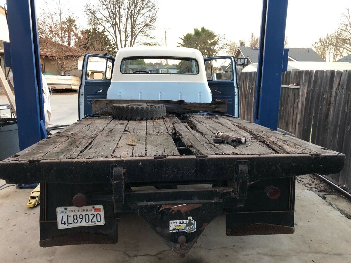 1956 ford f350 flatbed, all original, needs restored,truck runs and is drivable