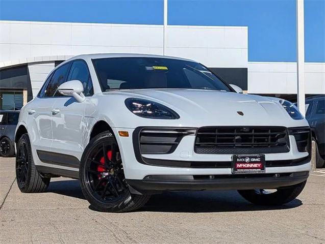 2022 porsche macan base