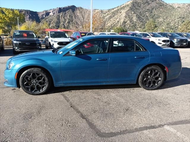 2022 chrysler 300 touring