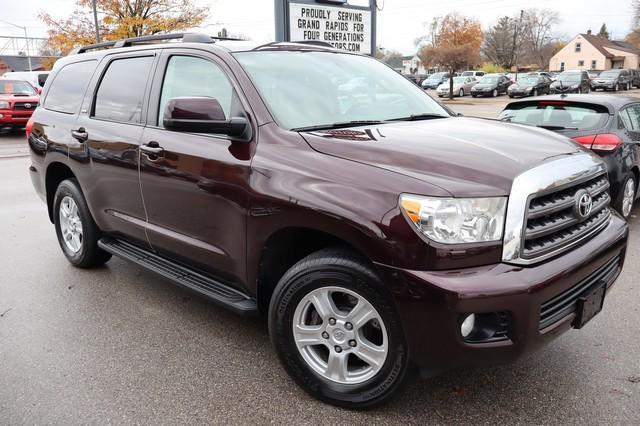 2013 toyota sequoia sr5