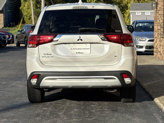 2020 mitsubishi outlander se