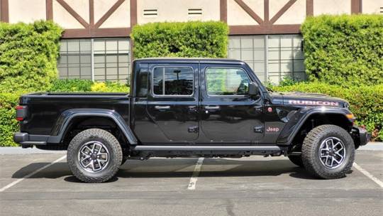 2024 Jeep Gladiator