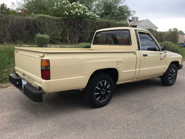 1986 toyota reg cab hilux pickup truck only 85k original miles one owner