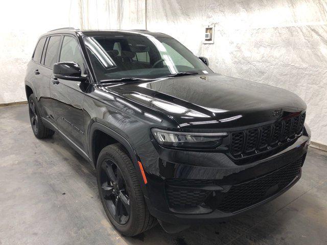 2023 jeep grand cherokee altitude