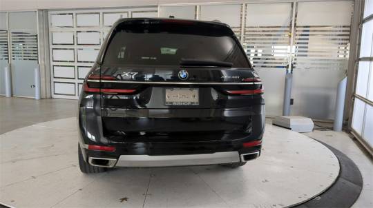 2023 BMW X7
