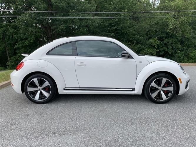 2014 volkswagen beetle in manheim, pennsylvania