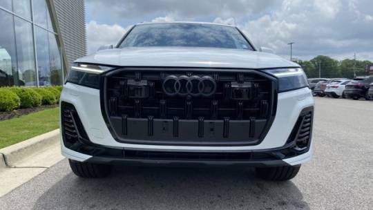 2025 Audi Q7 45 quattro premium plus