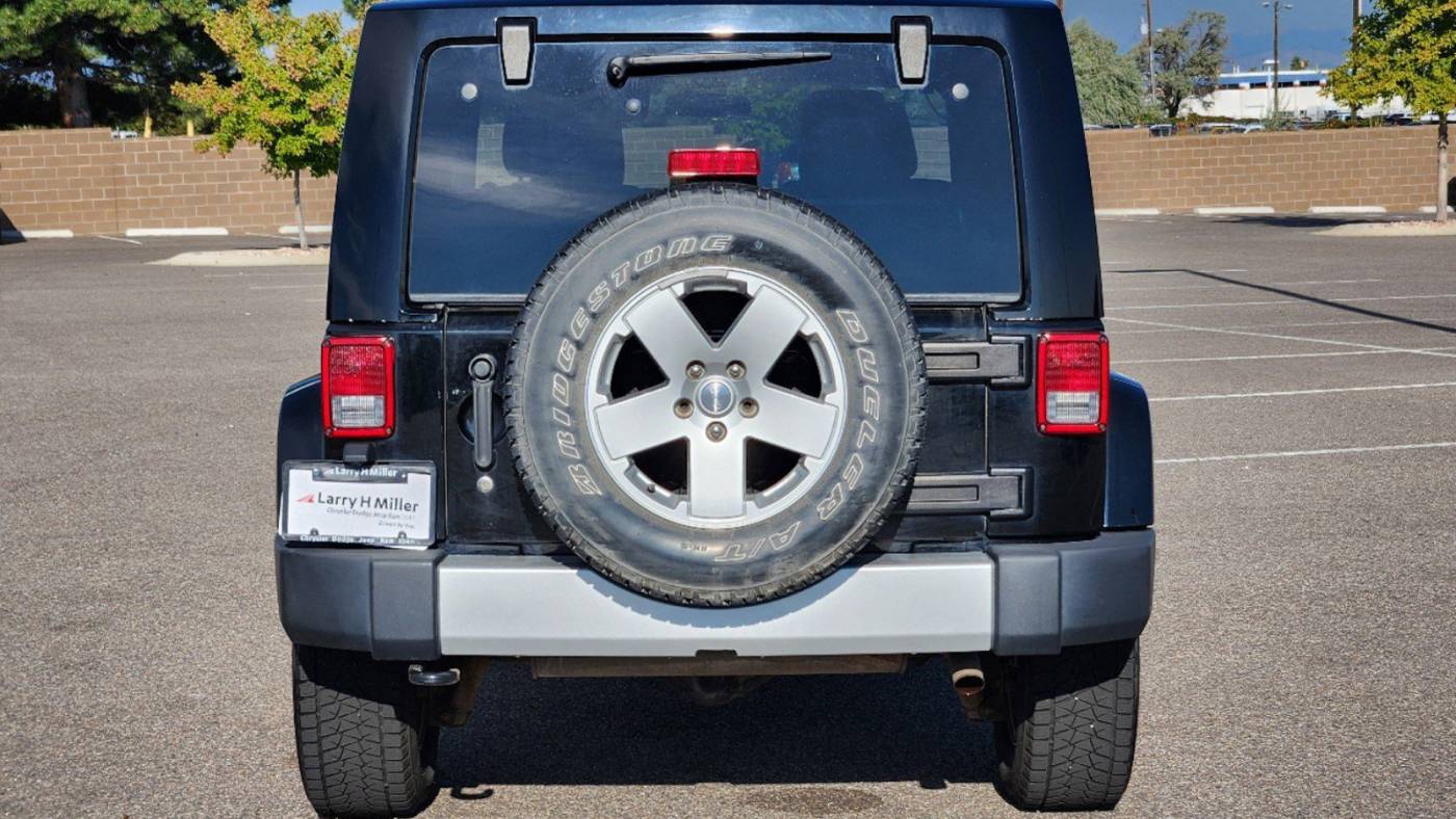 2012 jeep wrangler sahara