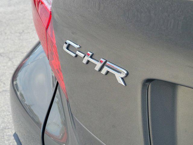 2021 toyota c-hr xle