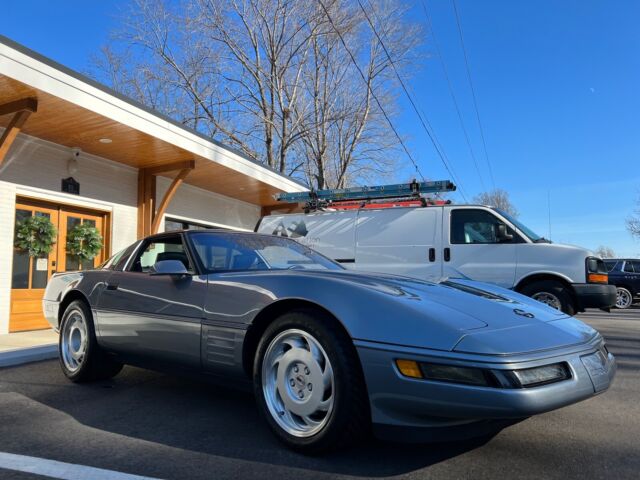 1991 chevrolet corvette hatchback blue rwd manual zr-1 only 12,741 miles 46 blue