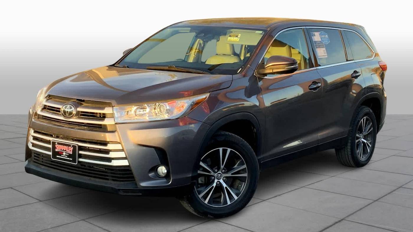 2019 toyota highlander le