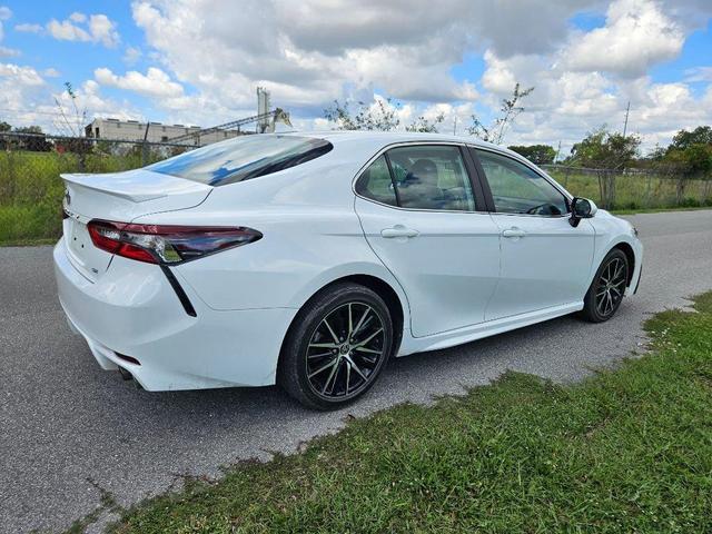 2023 toyota camry se