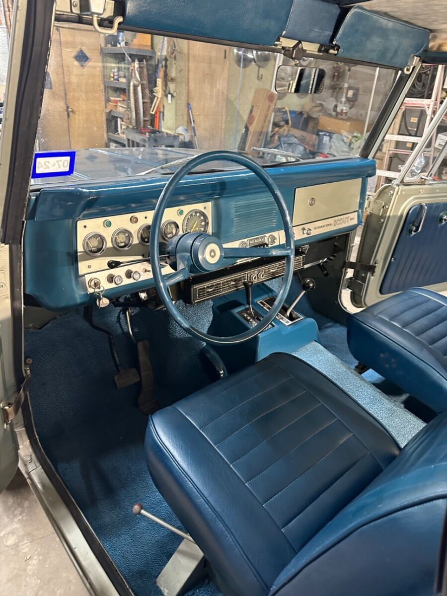 1969 international scout aristocrat in new original silver and blue