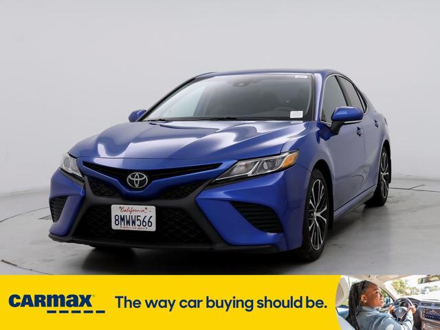 2019 toyota camry se