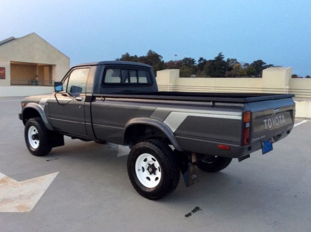 extremely clean & original 1983 toyota 4x4 pickup truck many options low miles