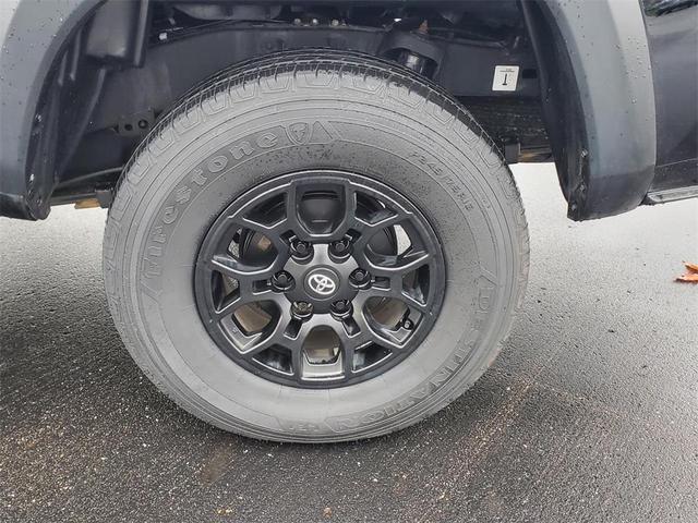 2022 toyota tacoma sr
