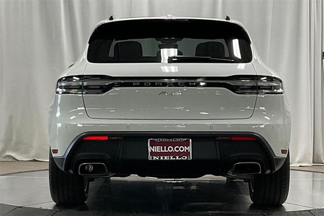 2024 porsche macan base