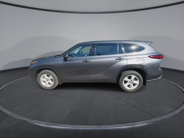 2022 toyota highlander le