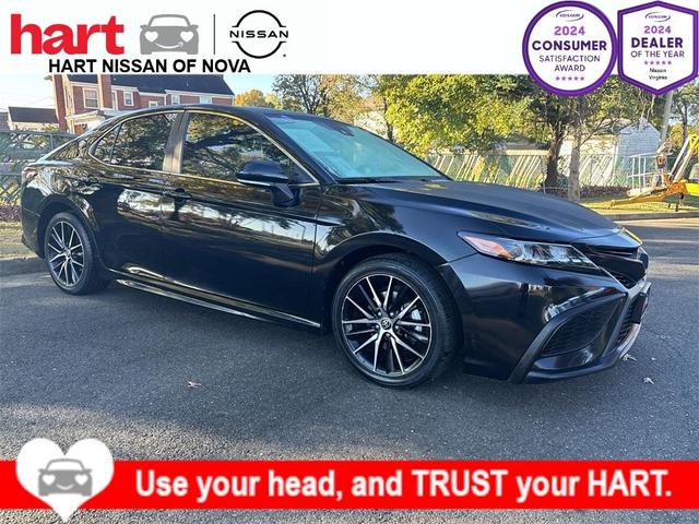 2022 toyota camry se
